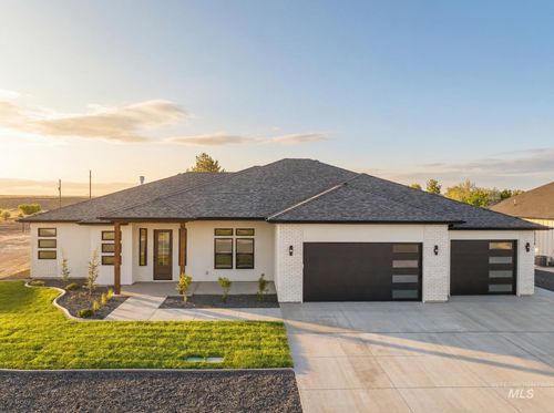 1561 Clear Creek Loop, Twin Falls, ID, 83301-8322 | Card Image
