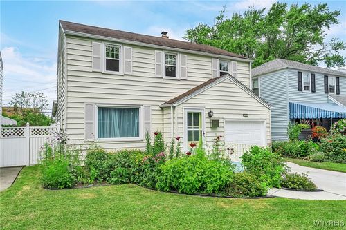 450 Maynard Dr, Amherst, NY, 14226-2242 | Card Image