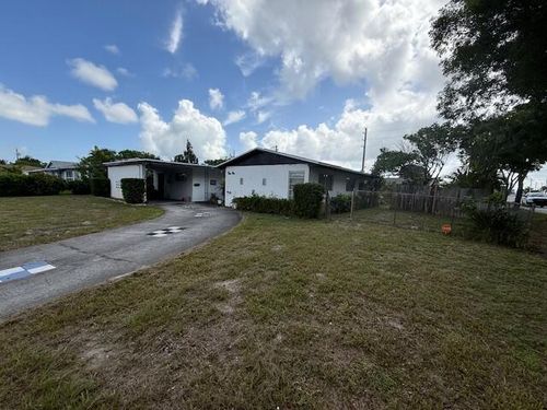 210 W 23rd St, Riviera Beach, FL, 33404-5524 | Card Image
