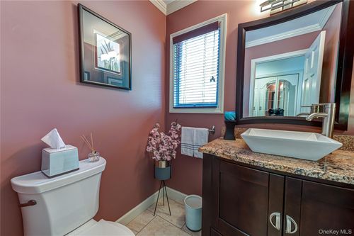 38 Shinnecock Lane, Islip, NY, 11730 | Card Image