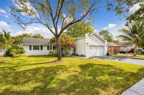 8031 Nw 47th Ct, Lauderhill, FL, 33351-5627 | Card Image