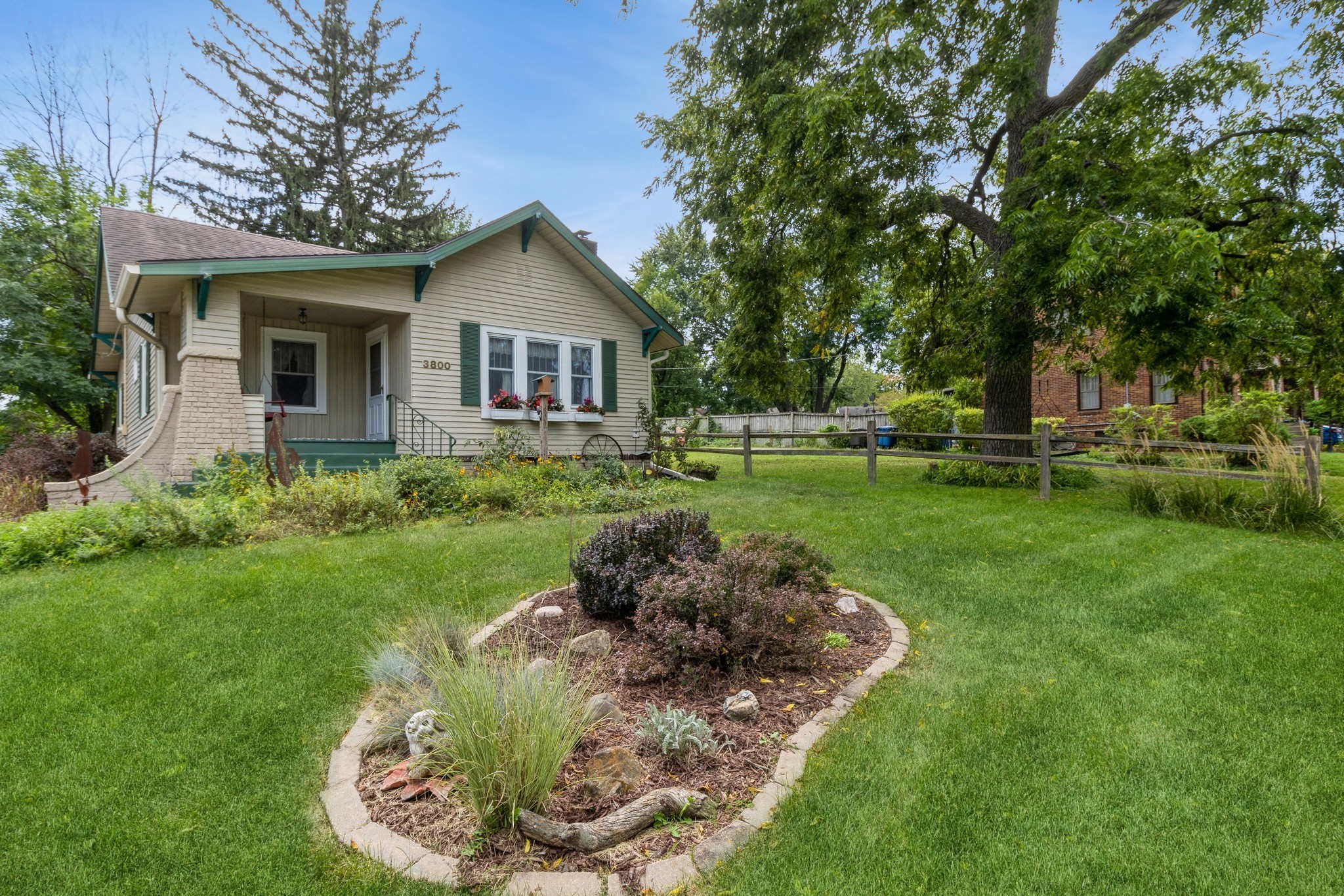 Washington Ave, Des Moines, IA 50310