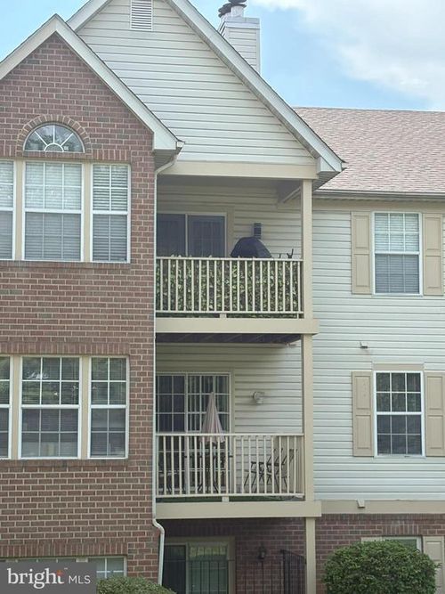 apt-302-2020 Alice Ave, OXON HILL, MD, 20745-3578 | Card Image