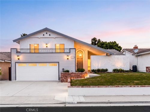 20761 Mission Ln, Huntington Beach, CA, 92646-6131 | Card Image