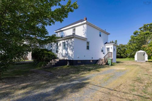 94 Mcfarlane St, Springhill, NS, B0M1X0 | Card Image