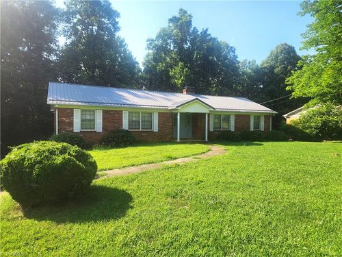 1505 Turfwood Dr, Pfafftown, NC, 27040-9014 | Card Image