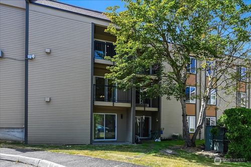 i-16-14600 Ne 32nd St, Bellevue, WA, 98007-3692 | Card Image