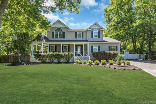 52 Elmhurst Ave, Medford, NY, 11763-3600 | Card Image