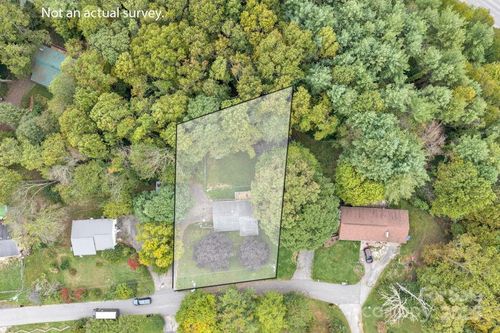 99 Boone St, Spruce Pine, NC, 28777-8825 | Card Image