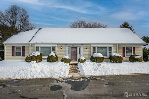 b-628 Windsor Way, Monroe, NJ, 08831-2032 | Card Image