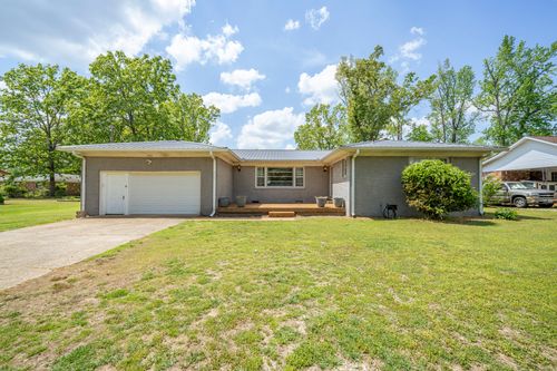 180 Willow St, Savannah, TN, 38372-3689 | Card Image