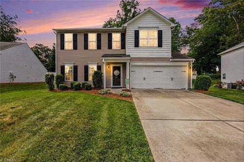 830 Leach Ave, Thomasville, NC, 27360-5340 | Card Image