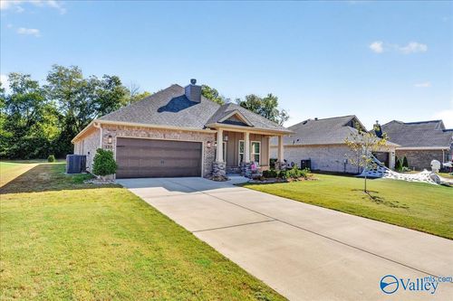 131 Kambry Grove Dr, Huntsville, AL, 35811-6307 | Card Image