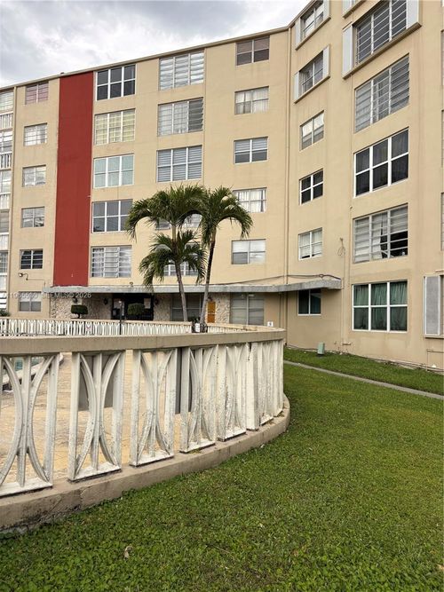 apt-403b-1475 Ne 125th Ter, North Miami, FL, 33161-5264 | Card Image