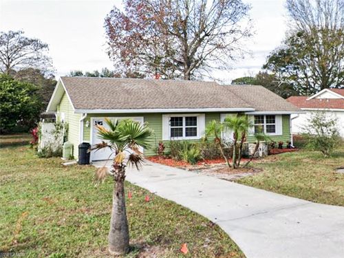 7425 Galloway Rd, WEEKI WACHEE, FL, 34613-7441 | Card Image