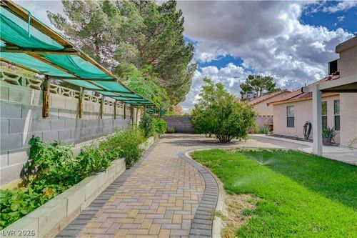 6432 Chippindale Ln, Las Vegas, NV, 89108-6004 | Card Image