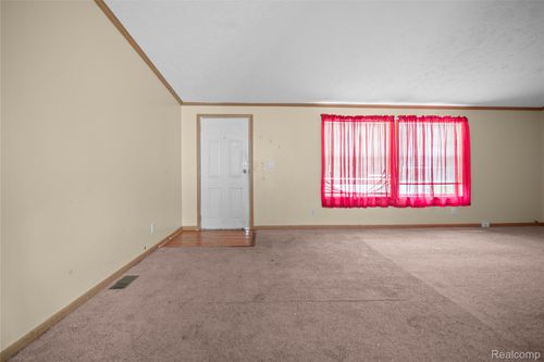 271 Laurel Leah, Oxford, MI, 48371-6347 | Card Image