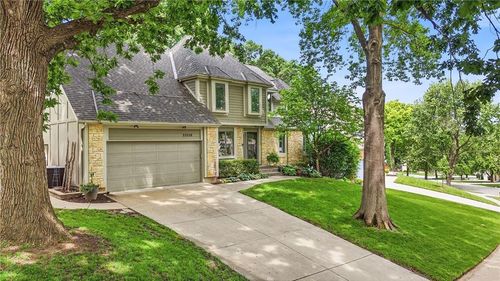 11526 Knox St, Overland Park, KS, 66210-4201 | Card Image