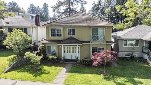 3529 Gladstone St, Vancouver, BC, V5N4Y8 | Card Image