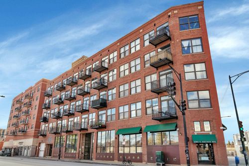 unit-212-2310 S Canal St, Chicago, IL, 60616-2018 | Card Image