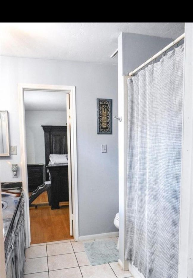 Primary Bathroom | Image 15