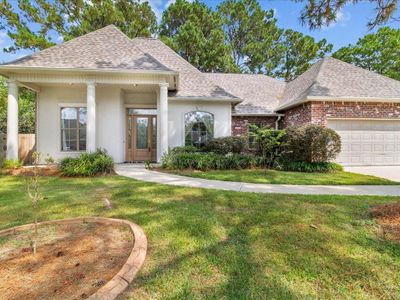 Front of house… front porch and shaded front yard. | Image 1