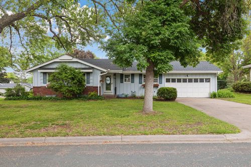 2288 Apache St, Mendota Heights, MN, 55120-1675 | Card Image