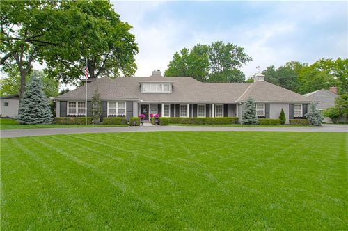 8446 Linden Ln, Prairie Village, KS, 66207-1834 | Card Image