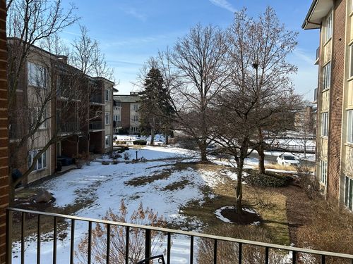 apt-a105-1 Oak Brook Club Dr, Oak Brook, IL, 60523-1321 | Card Image