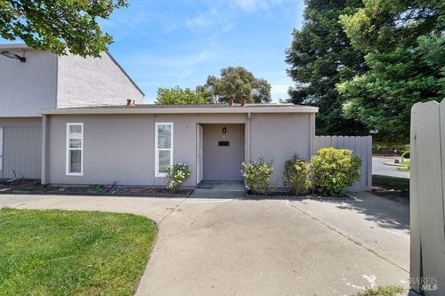 15 El Cerrito Ct, Fairfield, CA, 94533-2231 | Card Image