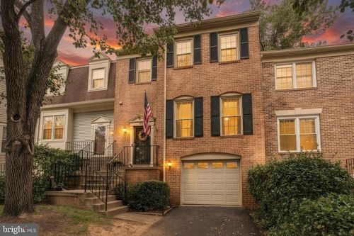 7842 Ashley Glen Rd, ANNANDALE, VA, 22003-1556 | Card Image