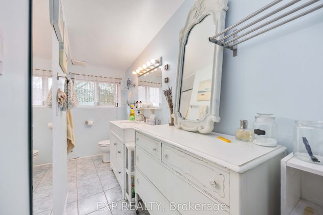 39 Rowntree Ave, House other with 2 bedrooms, 1 bathrooms and 1 parking in Toronto ON | Image 14