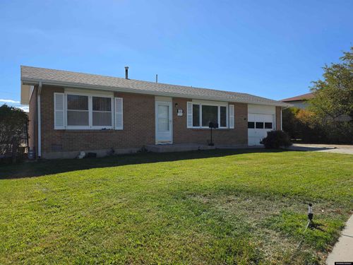 1563 Frontier Dr, Rock Springs, WY, 82901-7403 | Card Image