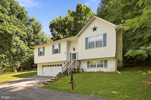 461 Rome Beauty Dr, LINDEN, VA, 22642-6441 | Card Image