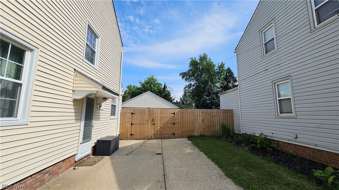 Residential in Euclid 4