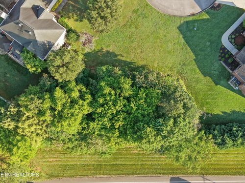 1915 Dobson Park Ln, Knoxville, TN, 37922-8528 | Card Image