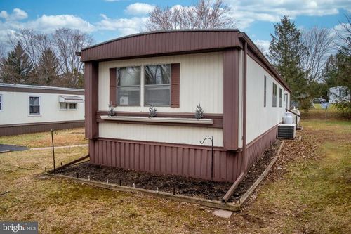 9 Oak Dr, Spring City, PA, 19475-9621 | Card Image