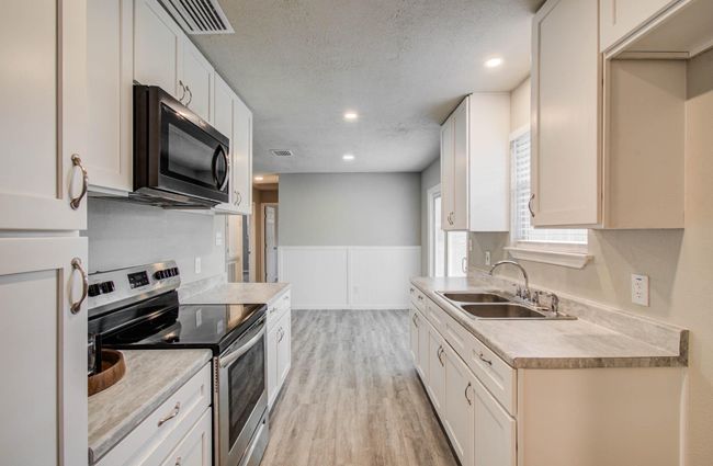 16794 Ardmore St, House other with 3 bedrooms, 2 bathrooms and null parking in Conroe TX | Image 17