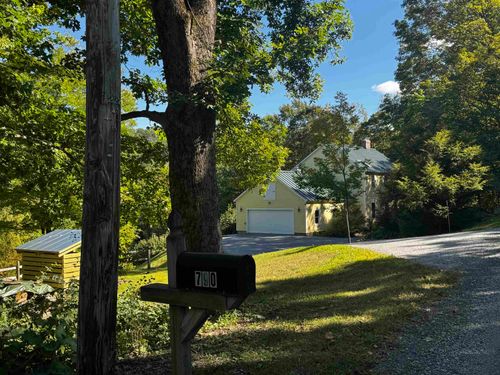 790 Maple Hill Rd, Arlington, VT, 05250-8687 | Card Image