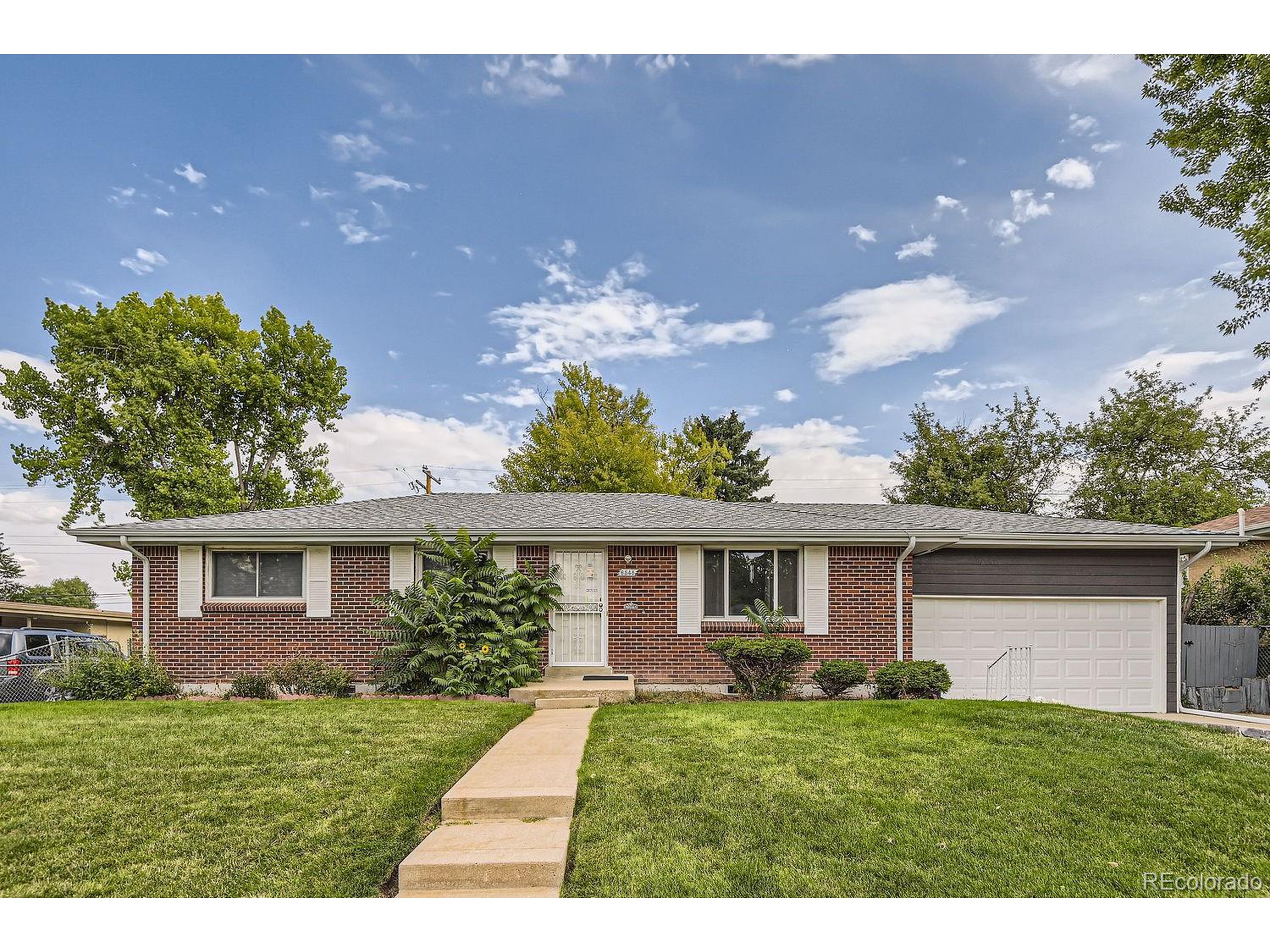 Logan St, Centennial, CO 80121