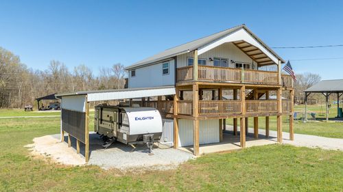 1082 Wc Pickett Rd, Clifton, TN, 38425-1515 | Card Image