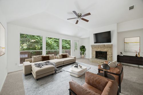 6213 Lennox Ln, Garland, TX, 75043-6663 | Card Image