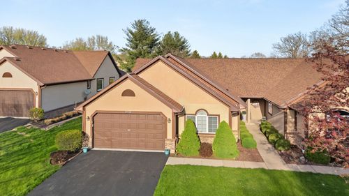 30338 Pebble Beach Cir, Genoa, IL, 60135-7400 | Card Image