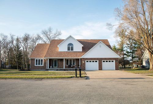 1103 Gateway Blvd, Waverly, IA, 50677-1462 | Card Image