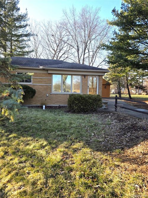 15565 Inkster Rd, Livonia, MI, 48154-3490 | Card Image