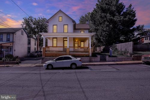 17 S Oak St, EPHRATA, PA, 17522-1939 | Card Image