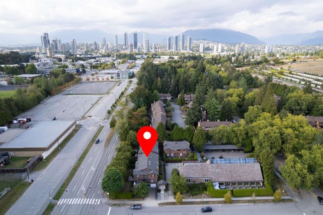 4717 Village Drive, Townhouse with 3 bedrooms, 2 bathrooms and 1 parking in Burnaby BC | Image 31