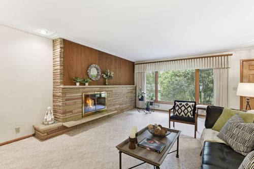 6221 Hansen Rd, Edina, MN, 55436-2571 | Card Image