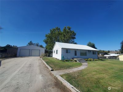 718 Ridge Drive E, House other with 3 bedrooms, 1 bathrooms and 2 parking in Omak WA | Image 2