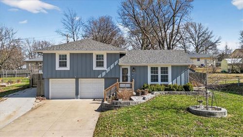 405 Osage St, Harrisonville, MO, 64701-2915 | Card Image